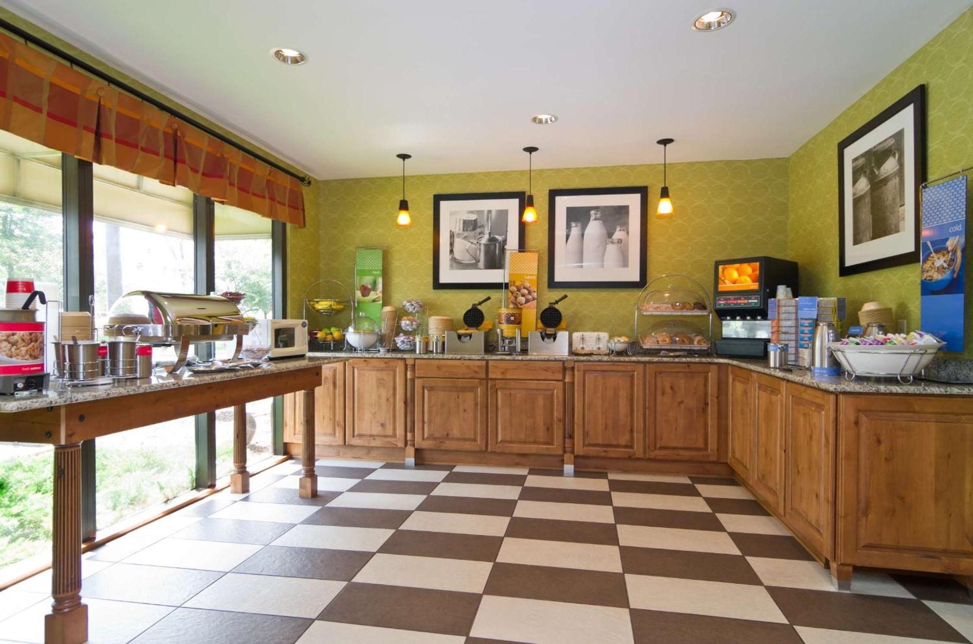 Hampton Inn Wooster Extérieur photo